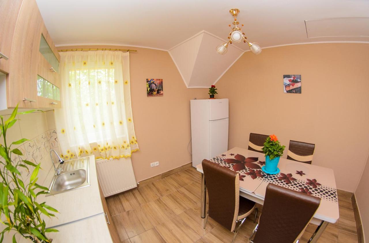 Casa Liana Hotel Oradea Bagian luar foto