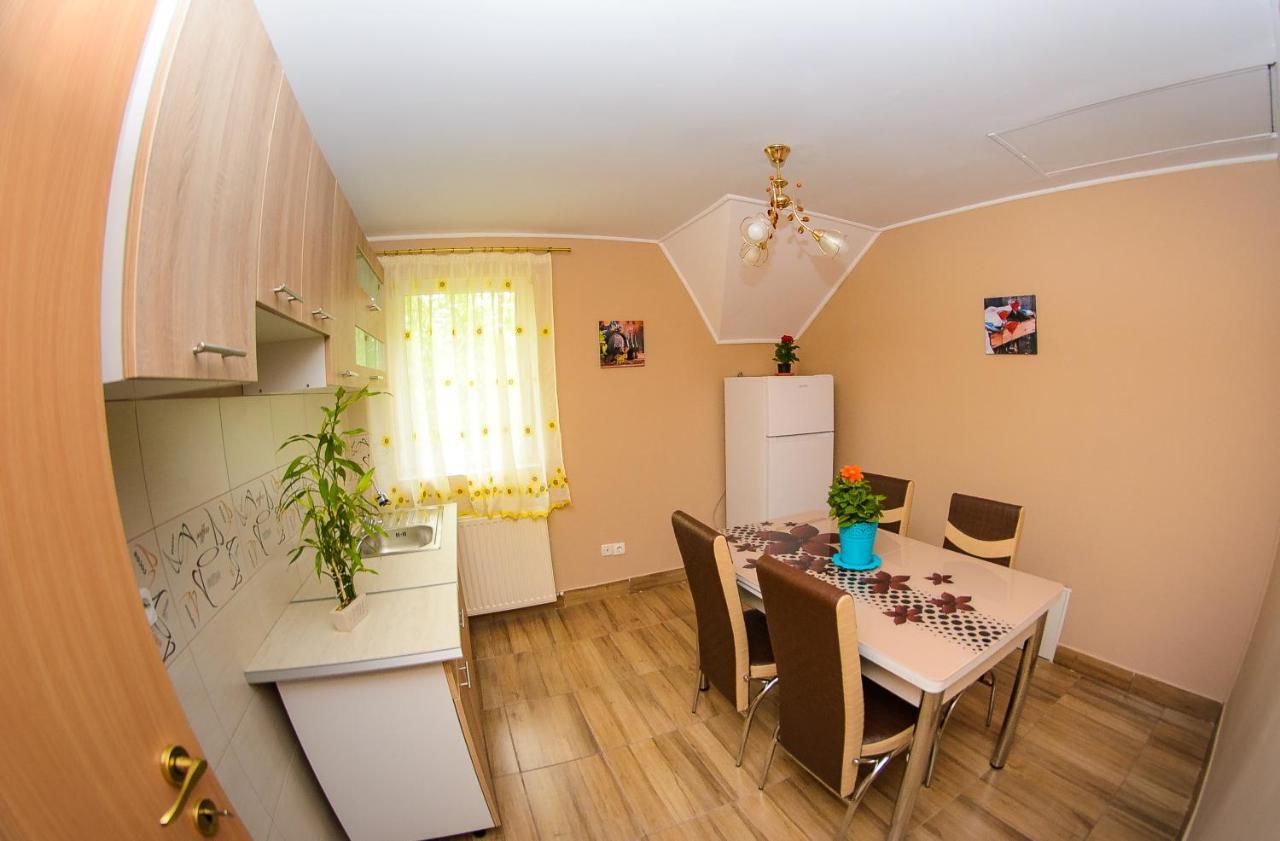 Casa Liana Hotel Oradea Bagian luar foto