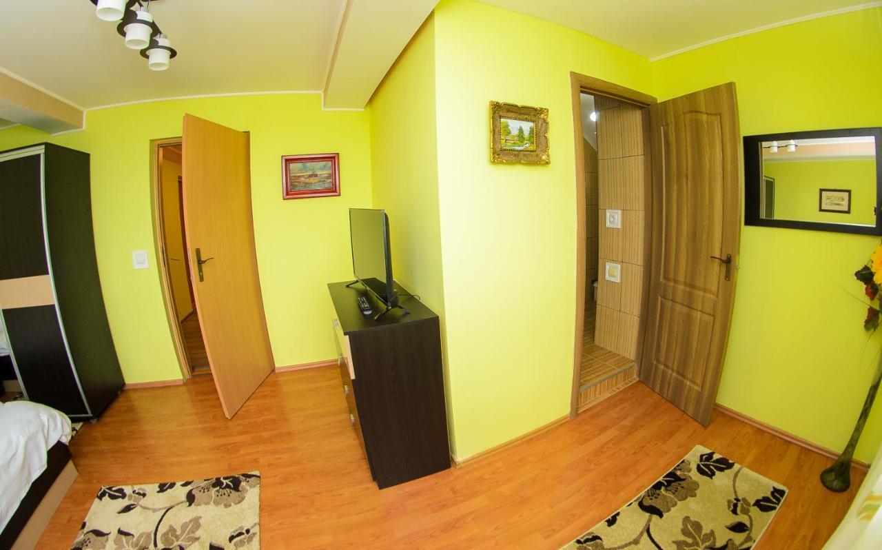 Casa Liana Hotel Oradea Bagian luar foto